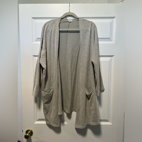 Tan light coverup - Picture 1 of 2